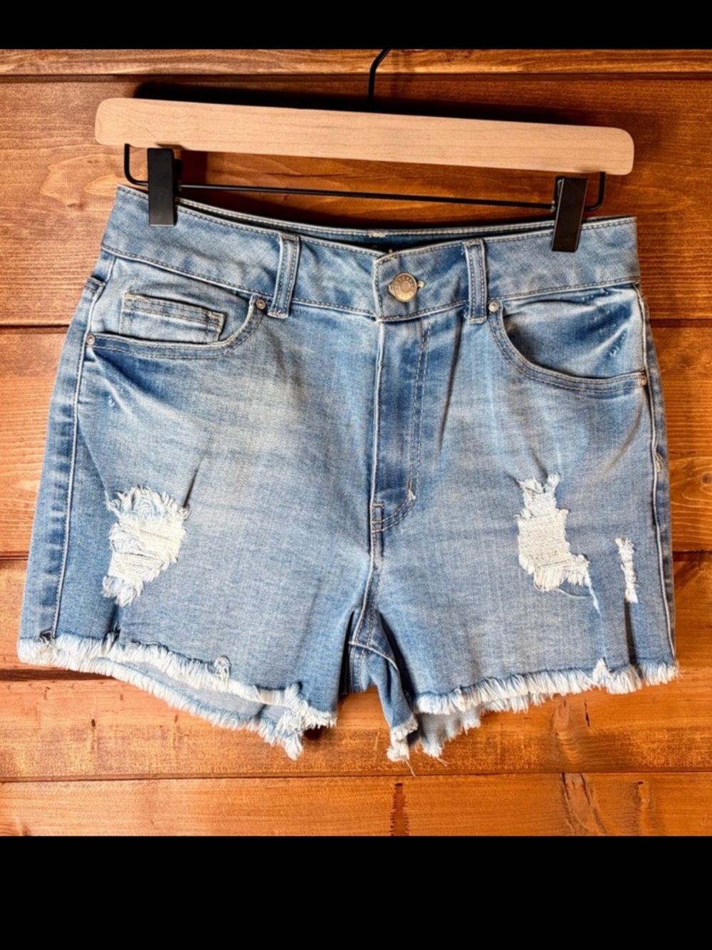 Refuge Light Blue Distressed Miami Jean Shorts Size 5 💙